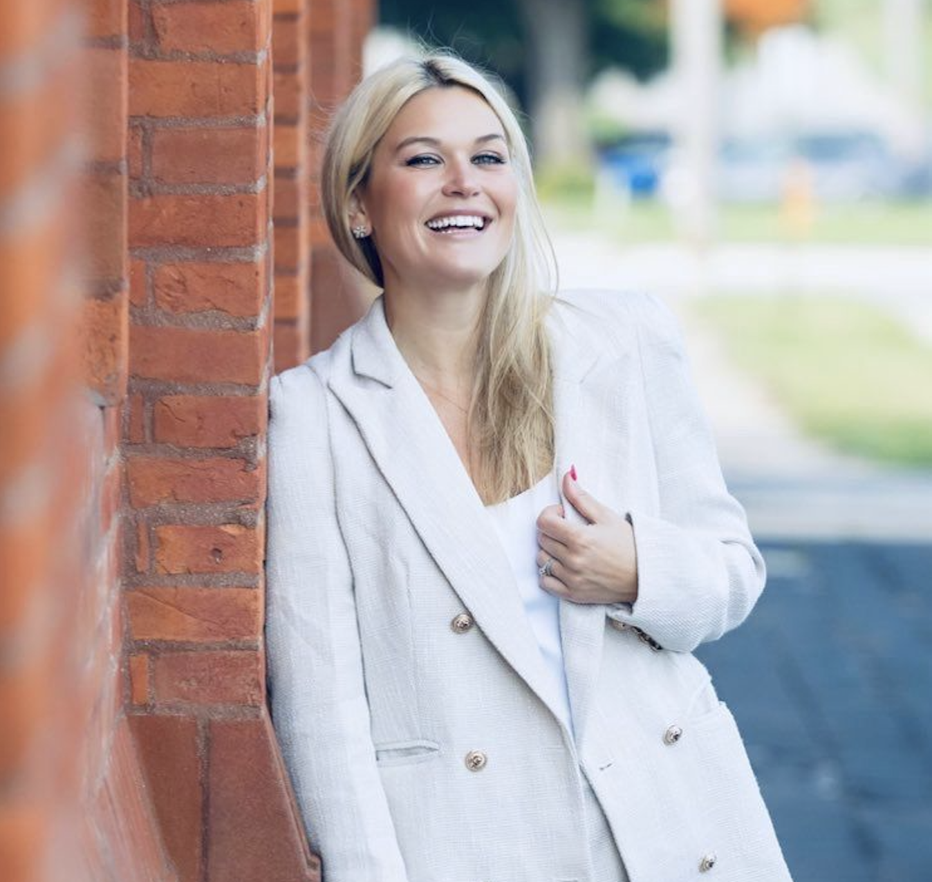 Dr. Laura Williams